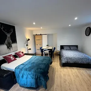  Apartment La Croisee Des Chemins